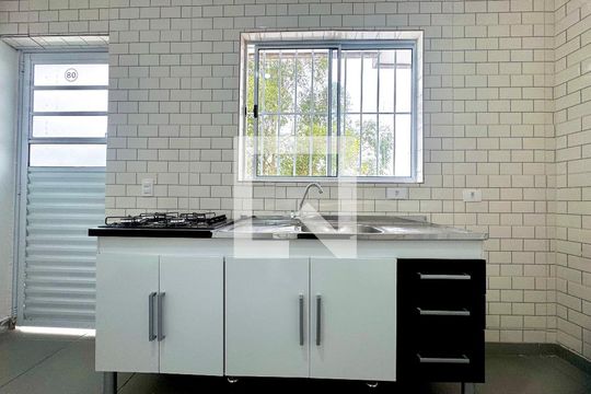Sala/Cozinha de apartamento para alugar com 1 quarto, 22m² em Portal dos Gramados, Guarulhos