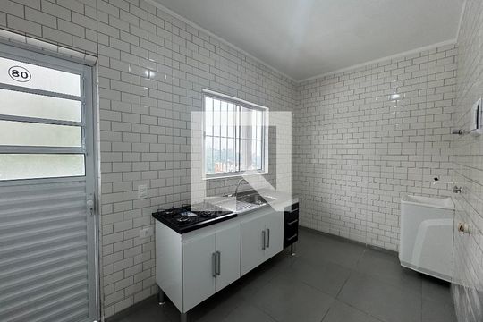 Sala/Cozinha de apartamento para alugar com 1 quarto, 22m² em Portal dos Gramados, Guarulhos