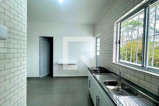 Sala/Cozinha de apartamento para alugar com 1 quarto, 22m² em Portal dos Gramados, Guarulhos