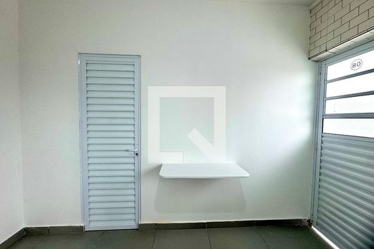 Sala/Cozinha de apartamento para alugar com 1 quarto, 22m² em Portal dos Gramados, Guarulhos