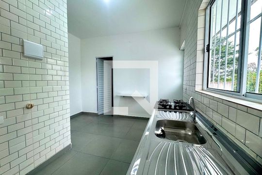 Sala/Cozinha de apartamento para alugar com 1 quarto, 22m² em Portal dos Gramados, Guarulhos