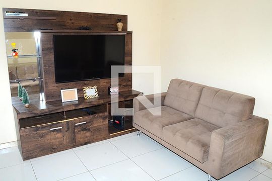 Sala de casa de condomínio para alugar com 2 quartos, 110m² em São Gabriel, Belo Horizonte