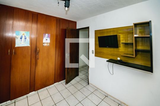 Casa à venda com 3 quartos, 220m² em Serrano, Belo Horizonte