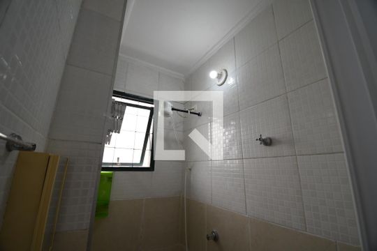 Banheiro de kitnet/studio para alugar com 1 quarto, 15m² em Cidade Universitária, Campinas