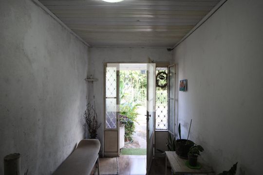 Sala de casa à venda com 3 quartos, 120m² em Rubem Berta, Porto Alegre