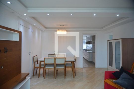 Sala de apartamento à venda com 3 quartos, 90m² em Pinheirinho, Santo André