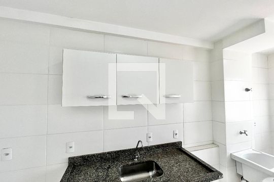 Cozinha de apartamento à venda com 2 quartos, 50m² em Vila Pita, São Paulo
