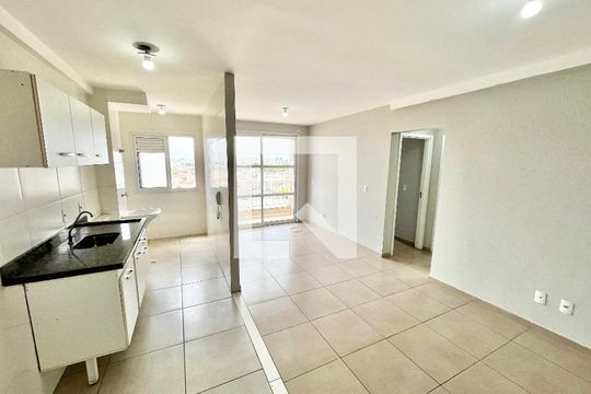 Sala/Cozinha de apartamento à venda com 2 quartos, 50m² em Vila Pita, São Paulo