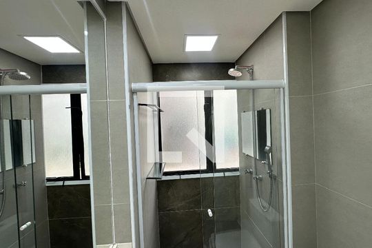 Banheiro da Suíte 1 de apartamento à venda com 3 quartos, 177m² em Alphaville Industrial, Barueri