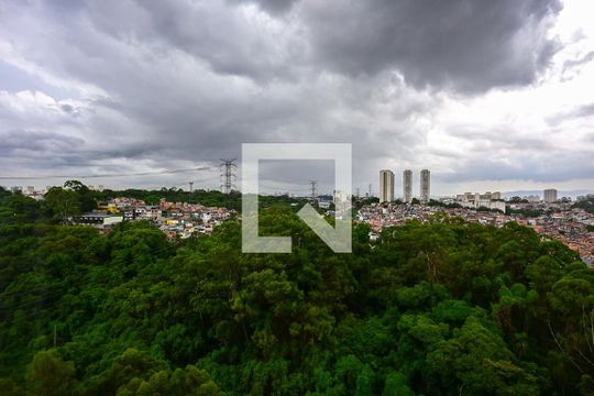 Vista do Quarto 1 de apartamento para alugar com 2 quartos, 33m² em Jardim Celeste, São Paulo