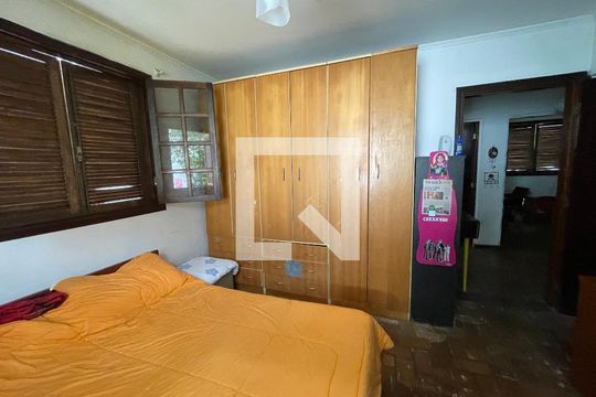 Quarto 1 de casa de condomínio para alugar com 4 quartos, 581m² em Chácara Represinha, Cotia