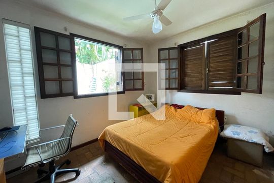 Quarto 1 de casa de condomínio para alugar com 4 quartos, 581m² em Chácara Represinha, Cotia