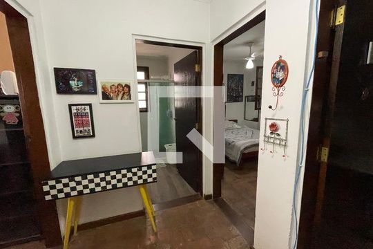 Corredor de casa de condomínio para alugar com 4 quartos, 581m² em Chácara Represinha, Cotia