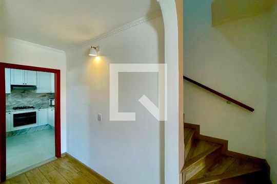 Sala de casa à venda com 3 quartos, 319m² em Vila Rosalia, Guarulhos
