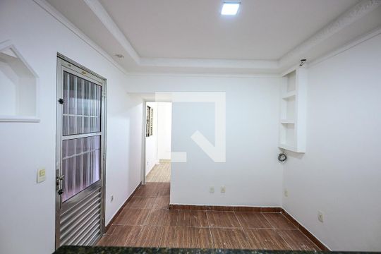 Sala de casa para alugar com 2 quartos, 45m² em Jardim Umarizal, São Paulo