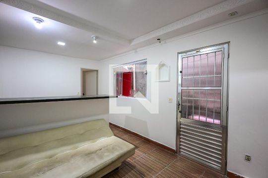 Sala de casa para alugar com 2 quartos, 45m² em Jardim Umarizal, São Paulo