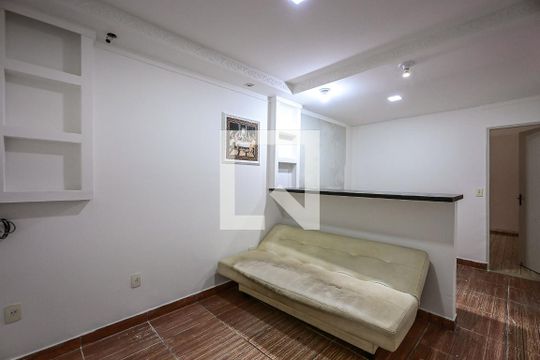 Sala de casa para alugar com 2 quartos, 45m² em Jardim Umarizal, São Paulo