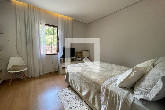 Suíte  de casa à venda com 3 quartos, 200m² em Adalgisa, São Paulo