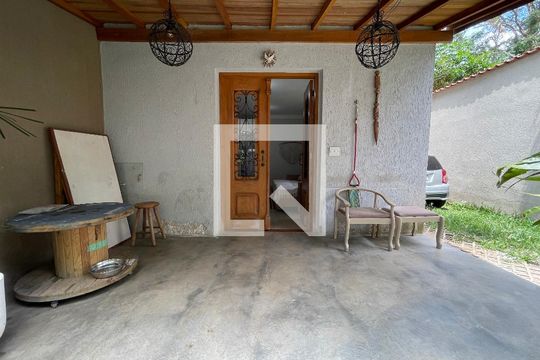 Entrada de casa à venda com 3 quartos, 200m² em Adalgisa, São Paulo