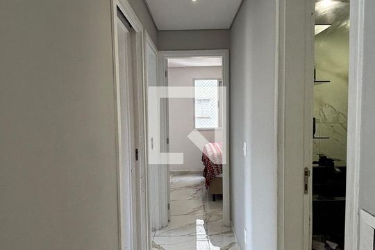 Corredor de apartamento à venda com 3 quartos, 67m² em Vila Metalúrgica, Santo André