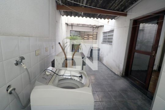 Área de Serviço de casa à venda com 2 quartos, 200m² em Vila Assunção, Santo André