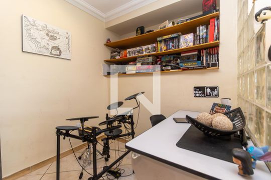 Sala 2 de apartamento para alugar com 2 quartos, 150m² em Castelo, Belo Horizonte