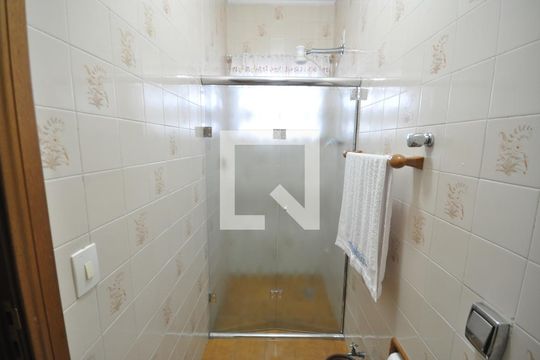 Banheiro do Quarto Suíte de casa à venda com 3 quartos, 242m² em Vila Ede, São Paulo