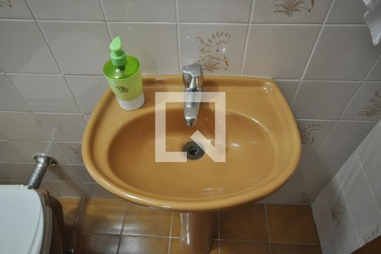Banheiro do Quarto Suíte de casa à venda com 3 quartos, 242m² em Vila Ede, São Paulo