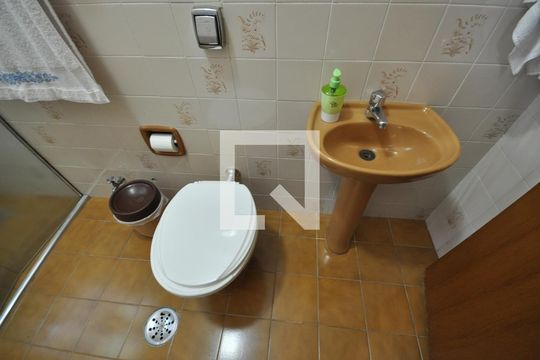 Banheiro do Quarto Suíte de casa à venda com 3 quartos, 242m² em Vila Ede, São Paulo