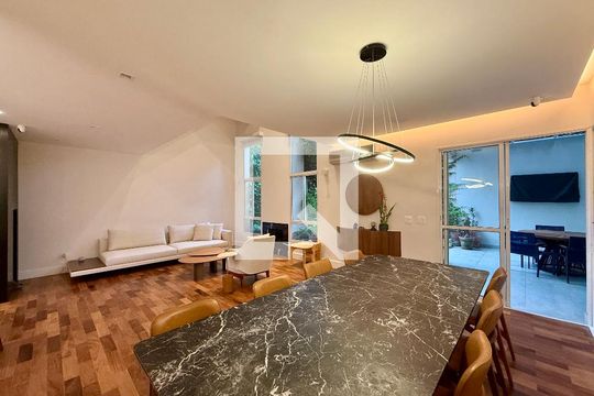 Sala de casa de condomínio à venda com 4 quartos, 350m² em Santo Amaro, São Paulo