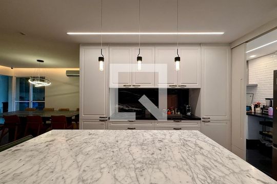 Cozinha Integrada de casa de condomínio à venda com 4 quartos, 350m² em Santo Amaro, São Paulo