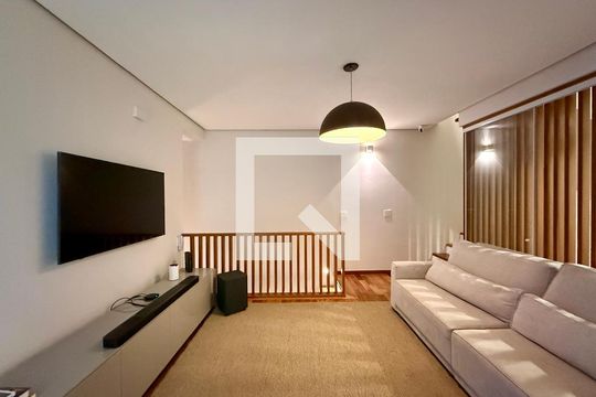 Sala Íntima  de casa de condomínio à venda com 4 quartos, 350m² em Santo Amaro, São Paulo