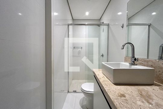 Banheiro de apartamento para alugar com 1 quarto, 48m² em Santo Antonio de Lisboa, Florianópolis