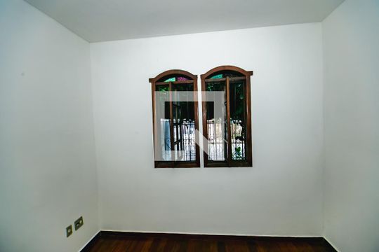 Casa para alugar com 2 quartos, 180m² em Dona Clara, Belo Horizonte
