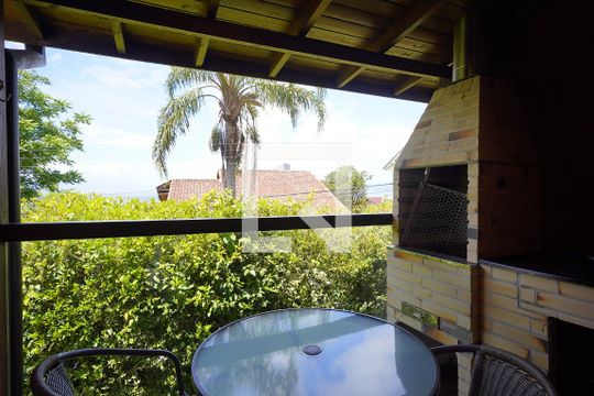 Churrasqueira de kitnet/studio para alugar com 1 quarto, 30m² em Santo Antonio de Lisboa, Florianópolis