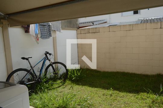 Quintal de casa de condomínio para alugar com 2 quartos, 70m² em Chácara Faggion, Suzano