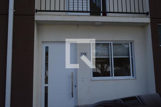 Casa de Condomínio para alugar com 2 quartos, 70m² em Chácara Faggion, Suzano