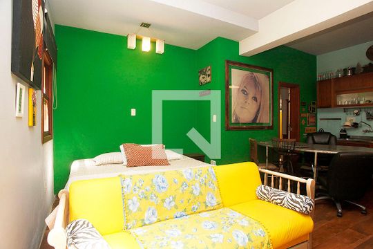Studio - Quarto de kitnet/studio para alugar com 1 quarto, 65m² em Bom Fim, Porto Alegre
