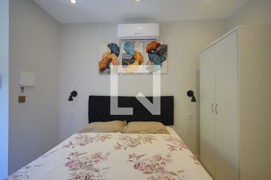 Quarto de apartamento para alugar com 1 quarto, 30m² em Santo Antonio de Lisboa, Florianópolis