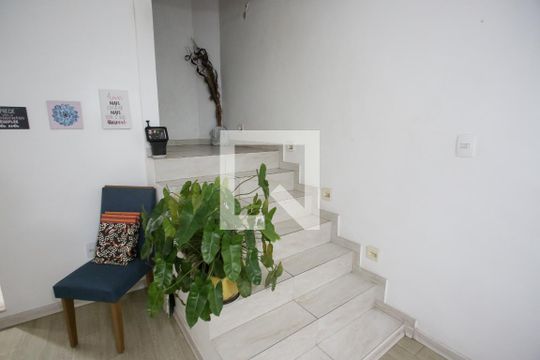 Escada de casa para alugar com 3 quartos, 200m² em Taquara, Rio de Janeiro