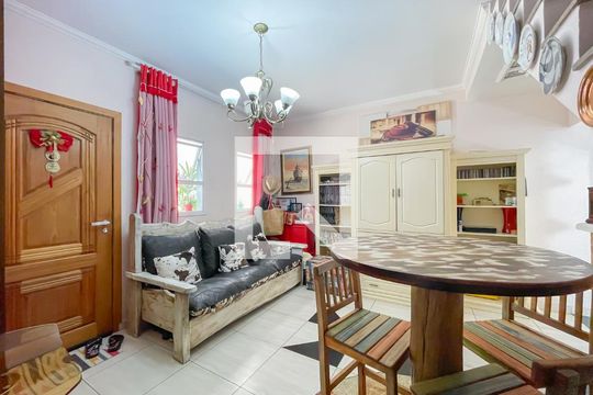 Sala de casa de condomínio à venda com 4 quartos, 160m² em Centro, Osasco