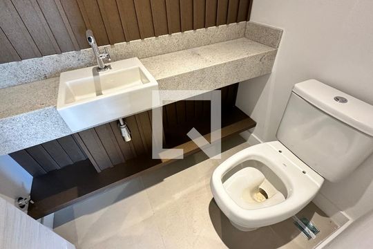 Lavabo de apartamento à venda com 4 quartos, 156m² em Barra da Tijuca, Rio de Janeiro