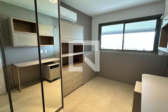 Quarto 1 de apartamento à venda com 4 quartos, 156m² em Barra da Tijuca, Rio de Janeiro