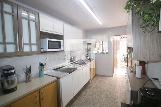 Cozinha de casa para alugar com 3 quartos, 180m² em Jardim Santo André, Santo André
