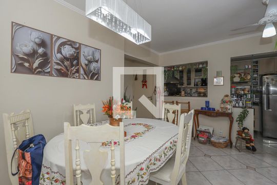 Sala de apartamento à venda com 3 quartos, 90m² em Vila Ipiranga, Porto Alegre