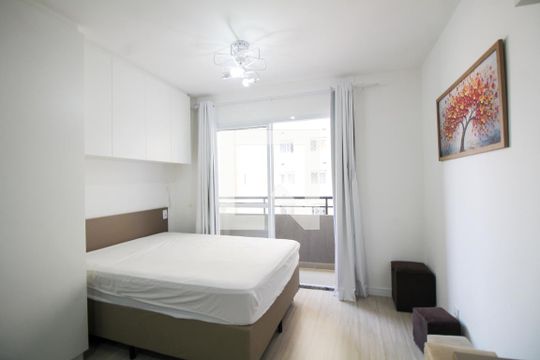 Sala/Quarto  de kitnet/studio para alugar com 1 quarto, 27m² em Brás, São Paulo
