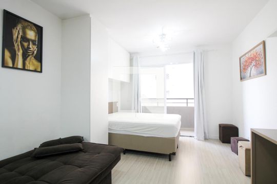 Sala/Quarto  de kitnet/studio para alugar com 1 quarto, 27m² em Brás, São Paulo
