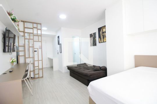 Sala/Quarto  de kitnet/studio para alugar com 1 quarto, 27m² em Brás, São Paulo