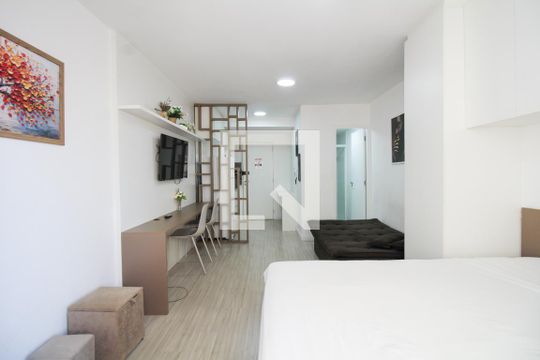 Sala/Quarto  de kitnet/studio para alugar com 1 quarto, 27m² em Brás, São Paulo