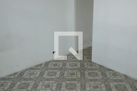 Sala de casa à venda com 6 quartos, 240m² em Vila Uniao (zona Leste), São Paulo